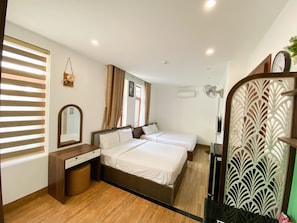 Kamar Double Basic untuk 1 Orang | Seprai premium, bantalan ekstra lembut, dan minibar