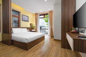 Deluxe Double Room, Balcony | Premium bedding, pillowtop beds, minibar, individually furnished - Nguyen Huong Hotel (Da Nang)