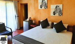 Chambre exécutive double ou avec lits jumeaux | Bureau, fer et planche à repasser, accès au Wi-Fi (inclus)
