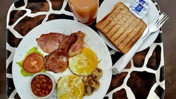 Daily English breakfast (ZAR 150 per person)