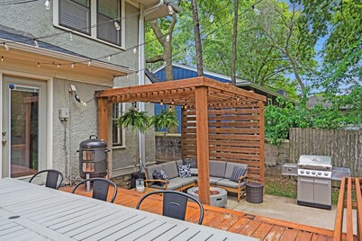 Entertainer - Brookside + Walkable + Firepit