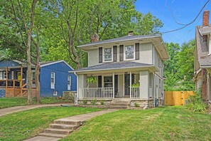 Exterior - Entertainer - Brookside + Walkable + Firepit (Kansas City)