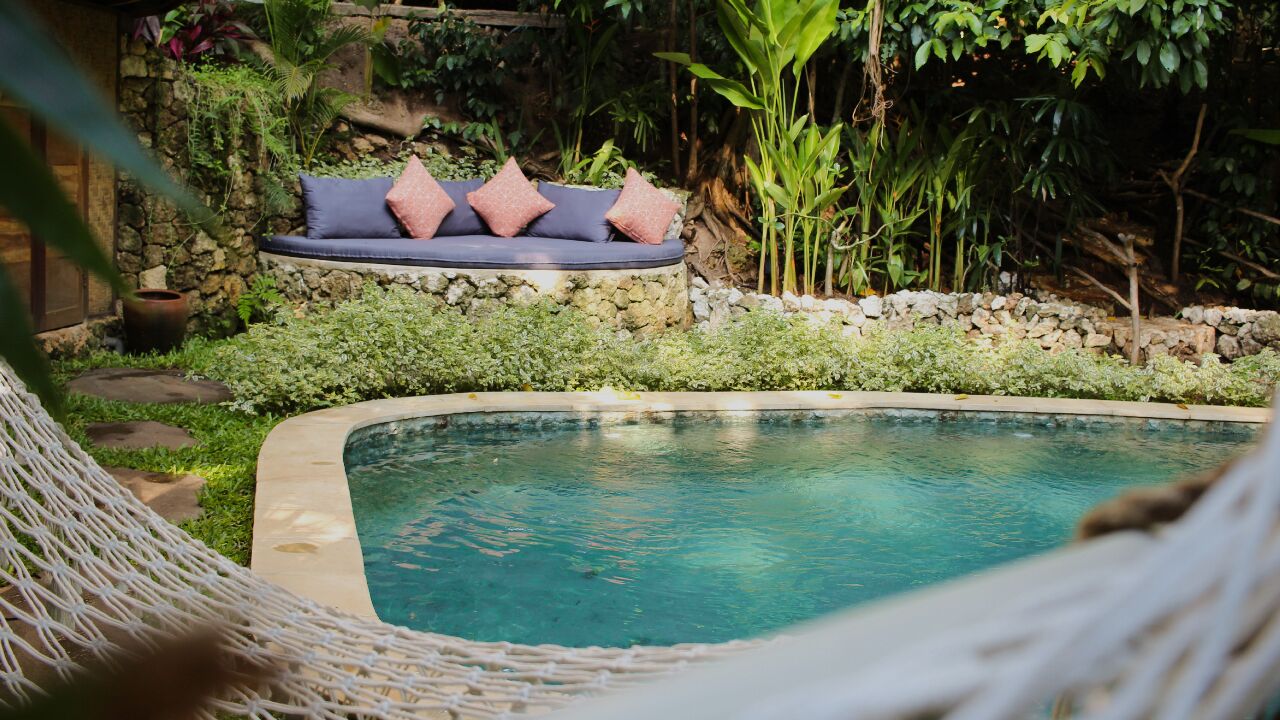 Outdoor pool, pool loungers