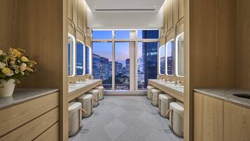 Sauna, hot tub, steam room, massages