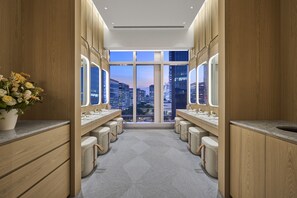 Sauna, bain à remous, hammam, massages