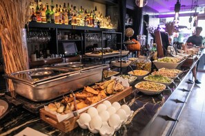 Daily buffet breakfast (ILS 100 per person)