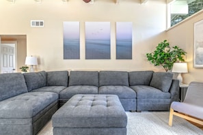 TV, fireplace - Family Playground by the Bay (Del Rey Oaks)