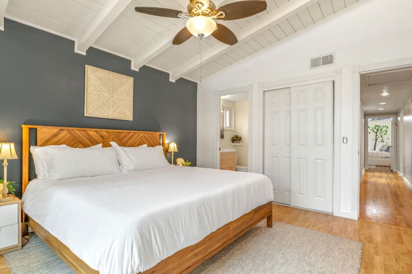 5 chambres, fer et planche à repasser, lit parapluie, Wi-Fi