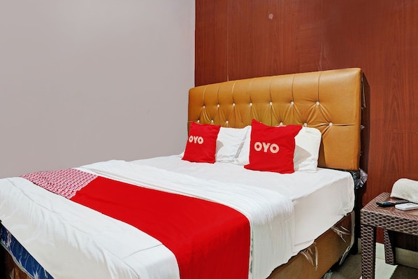 Deluxe Double Room | Laptop workspace, free WiFi, bed sheets