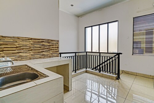 Hotel O JKK Sweet Room