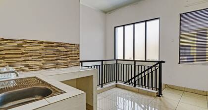 Hotel O JKK Sweet Room