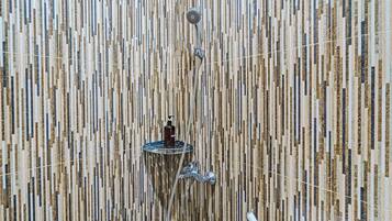 Deluxe Double Room | Bathroom | Shower, towels