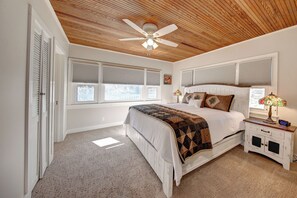 4 bedrooms, iron/ironing board, travel crib, free WiFi
