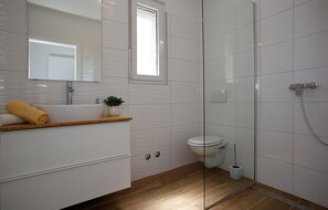 Douche, séchoir à cheveux