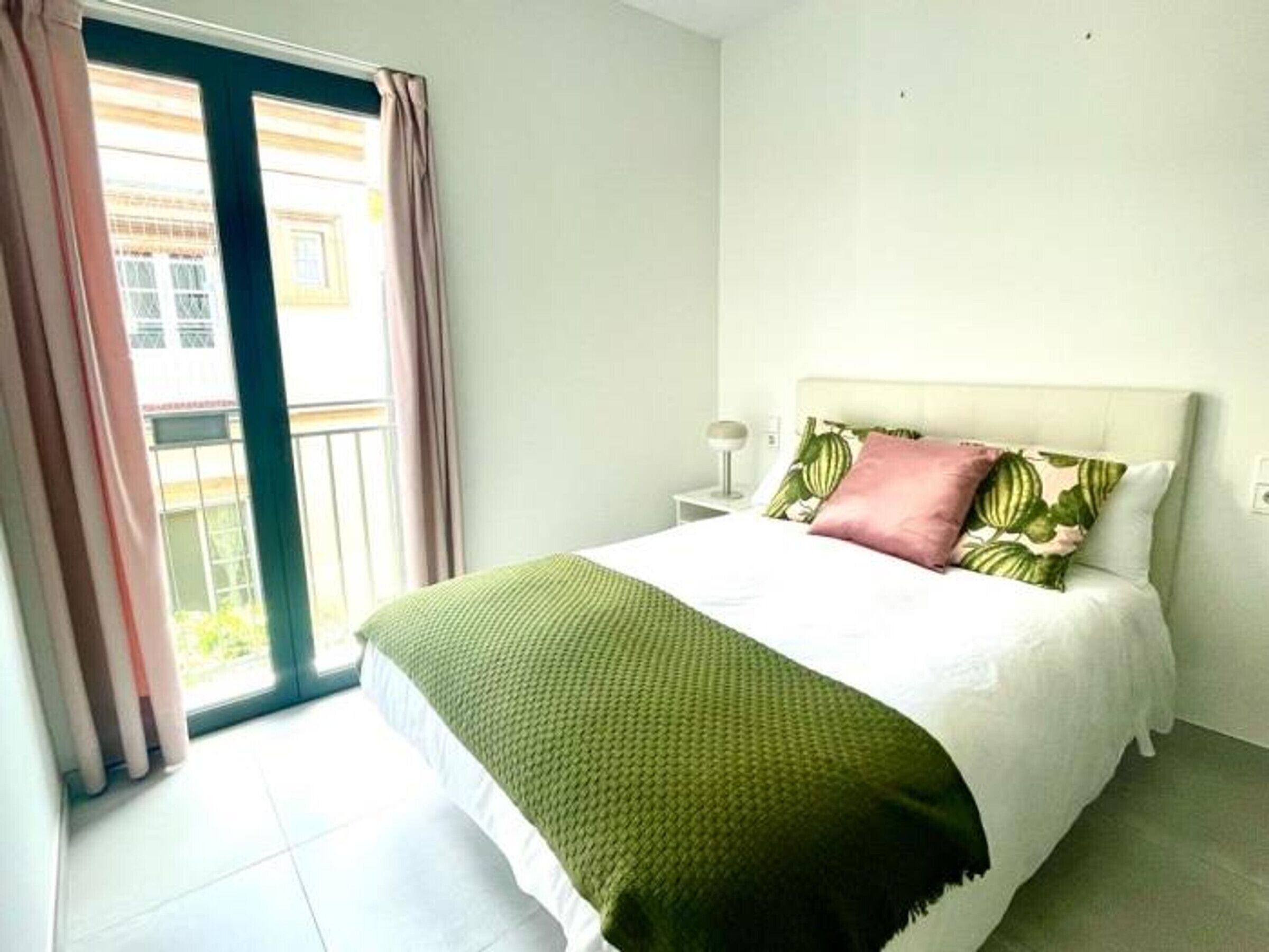 1 soverom, wi-fi (inkludert) og sengetøy