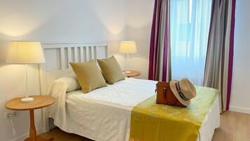 3 bedrooms, bed sheets