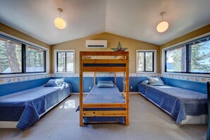 3 Schlafzimmer, Schreibtisch, BĂŒgeleisen/BĂŒgelbrett, Reisekinderbett