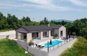 Exterior - Amazing home in Nedescina (Nedescina)