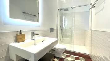 Hårtørrer, håndklæder