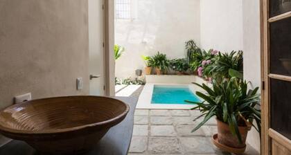 Eva Empfiehlt Sanlúcar Pool Garten - Historischer Kern mit Pool, Garten und Garage