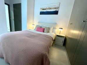 2 chambres, accès au Wi-Fi (inclus), literie fournie