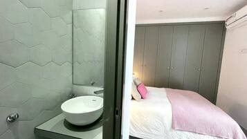 2 quartos, Wi-Fi de cortesia, roupa de cama