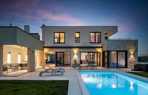 A heated pool - 4 bedroom gorgeous home in Brtonigla (Brtonigla)