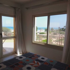 5 bedrooms, free WiFi, bed sheets