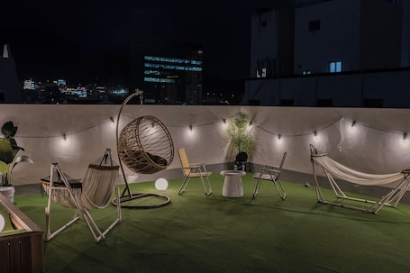 Camp rooftop | 1 bedroom, premium bedding, free WiFi, bed sheets