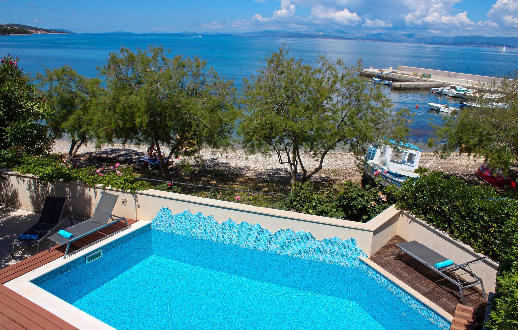 Een verwarmd zwembad