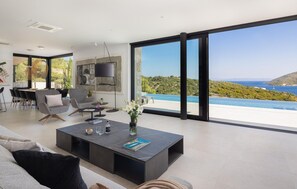 TV, table football, ping pong