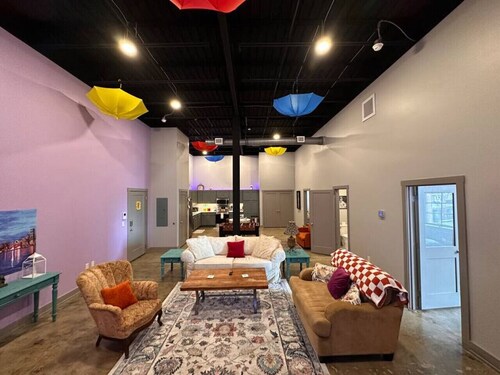 … The F•r•i•e•n•d•s Experience …