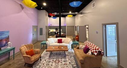 … The F•r•i•e•n•d•s Experience …