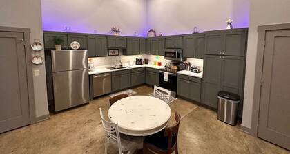 … The F•r•i•e•n•d•s Experience …