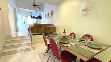 Vila família | Sala de jantar