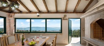 Gorgeous home in Kastel Kambelovac