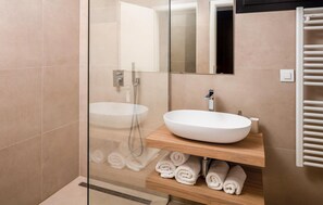 Badewanne, Haartrockner