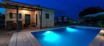 Beach front home in Nin