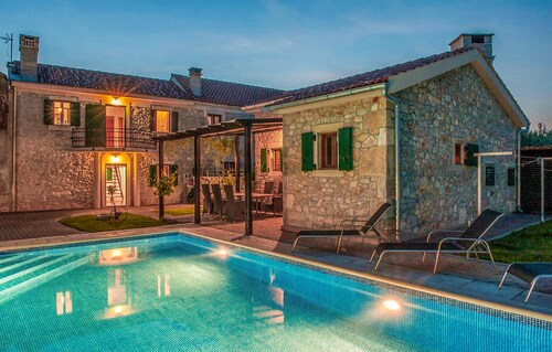 Beach front home in Nin