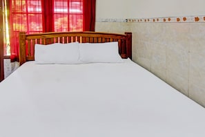 Deluxe Double Room | Laptop workspace, free WiFi, bed sheets - Hotel O Astri Homestay (Mataram)