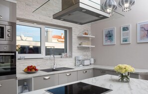 Kühlschrank, Ofen, Herdplatte, Geschirrspüler