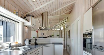 "Domna" - 800m from the sea by Interhome