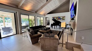 TV, peis og videospill