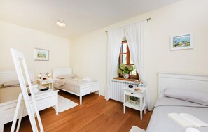 3 soverom, reiseseng for barn, wi-fi (inkludert) og sengetøy