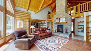 Televisión y chimenea 