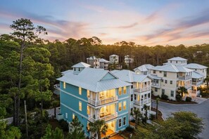 Exterior - 30A | Big Home | 4 Bikes | Pool | Sleeps 16 (Rosemary Beach)