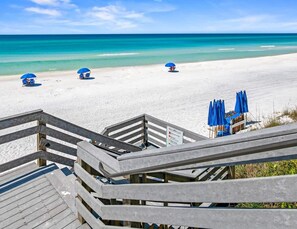 On the beach - Gulf Front 30A | Stunning Views | Fresh Remodel (Santa Rosa Beach)