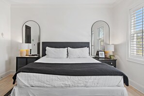 4 chambres, fer et planche à repasser, lit de bébé portatif, Wi-Fi
