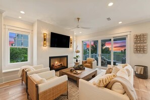 TV, fireplace, stereo, offices - Amazing Views | Elevator | Private Pool | 6 Bikes (Inlet Beach)