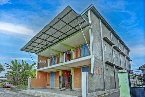 Hotel O Kemangi Asri Kost